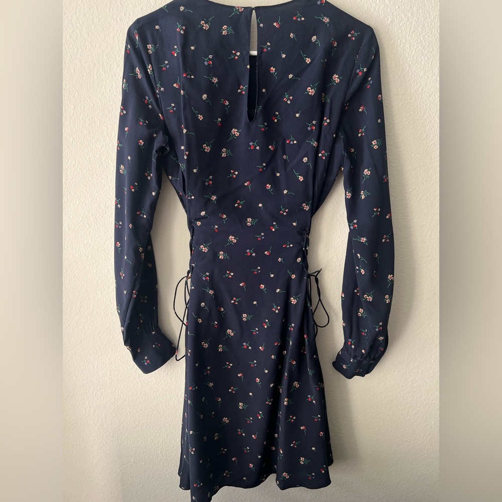 Theory Floral Print Lace-up Silk Dress
In Deep Navy Size 0 - Picture 7 of 12